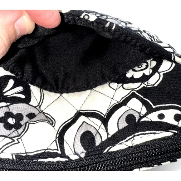 Purse Vera Bradley Midnight Paisley Mini Hipster Crossbody Black White Grey Euc - Picture 5 of 7